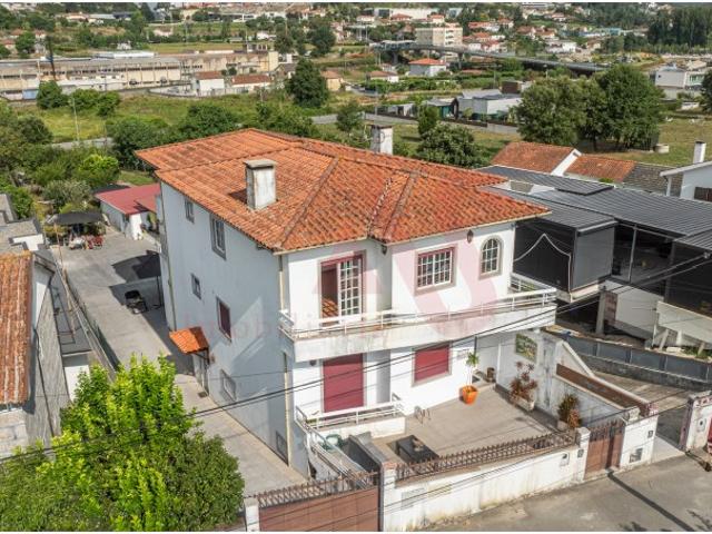 Andar de Moradia T3+T2 | Vizela | Duas Habitações Independentes