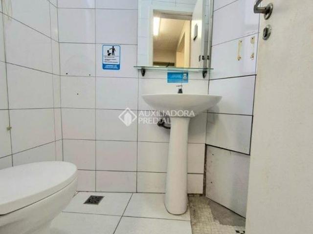 Andar inteiro à venda no Centro de Curitiba