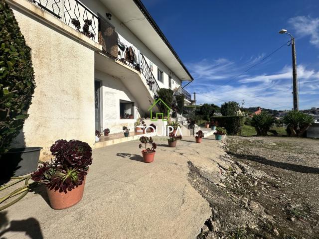 Andar moradia R/C T4, Nespereira, Guimarães
