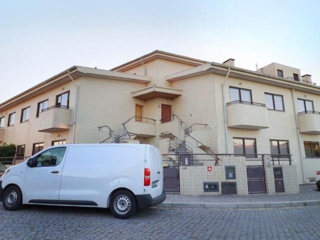 Andar Moradia Duplex T5 | 2 Suites | Vista Mar | Box para 2. 154m² Serzedo e Calvos