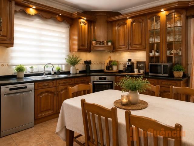Andar Moradia Familiar em Alcaria, com Excelentes Áreas, Conforto e Localização Privilegiada