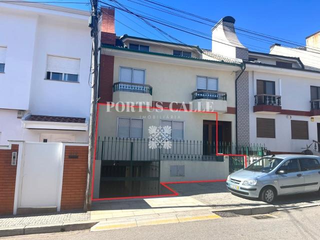 Andar Moradia T4+1 para Arrendamento na Travessa Conceição Fernandes, Vila Nova de Gaia