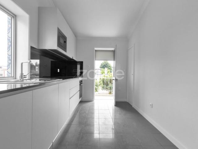 Andar moradia T2 com garagem e arrumos Custóias, Matosinhos