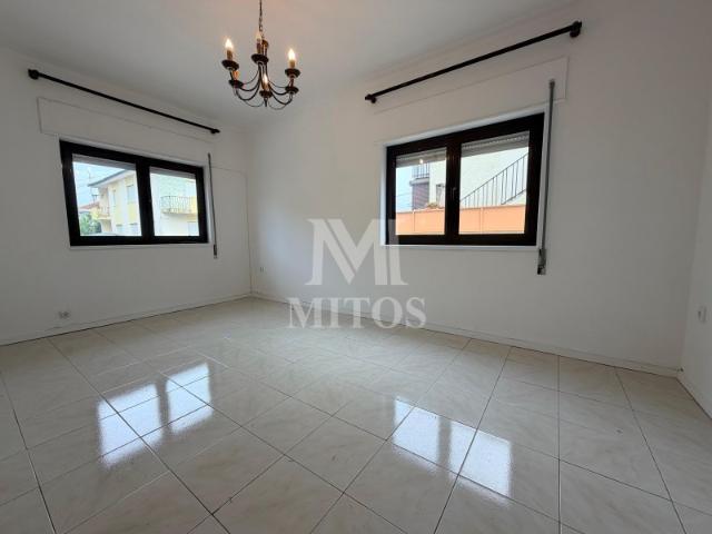Andar Moradia T2 para venda no Cais Novo Darque