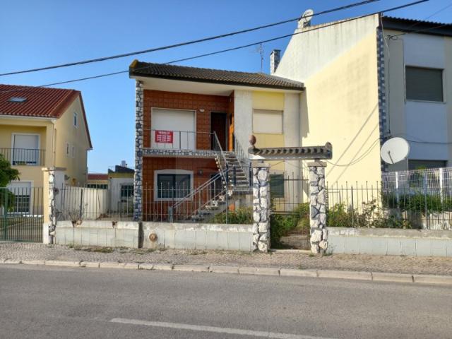 Moradia T2 bi familiar, fração do 1º andar, Setúbal, Alcochete, São Francisco