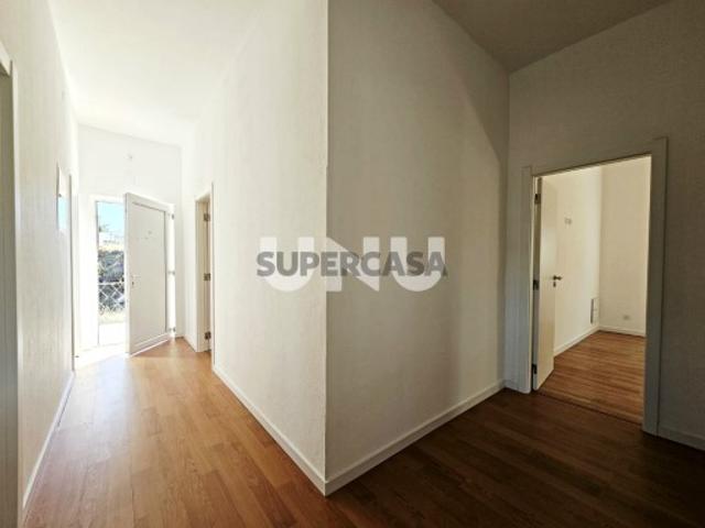 Andar Moradia T3 Amplo Terreno e Excelentes Acessos