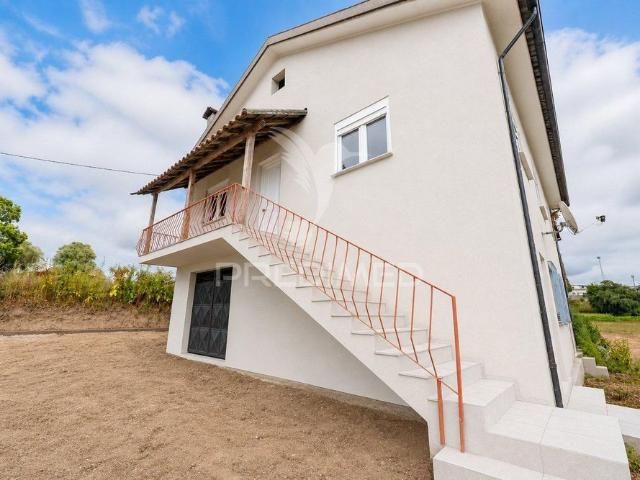 Andar moradia t3 renovado | arrendamento | ferreiros, amares