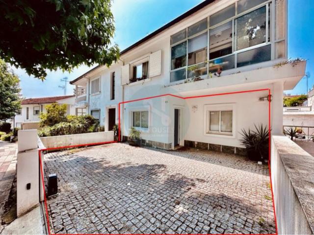 Andar Moradia V2 Centro Histórico c/ Piscina