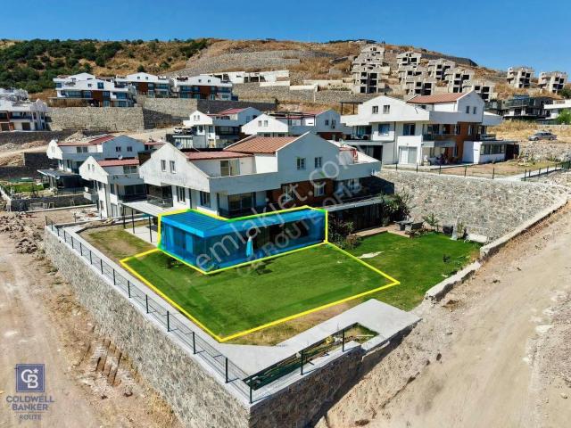 Çandarlı 1+1 Dev Bahçeli,cam Verandalı,eşyalı, Yatırımlık
