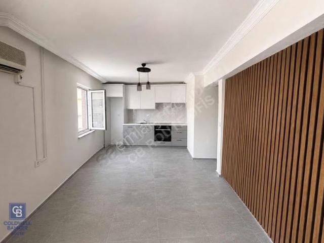 Çandarlı Çarşının Tam Merkezinde Yenilenmiş 3+1 Kiralık Daire