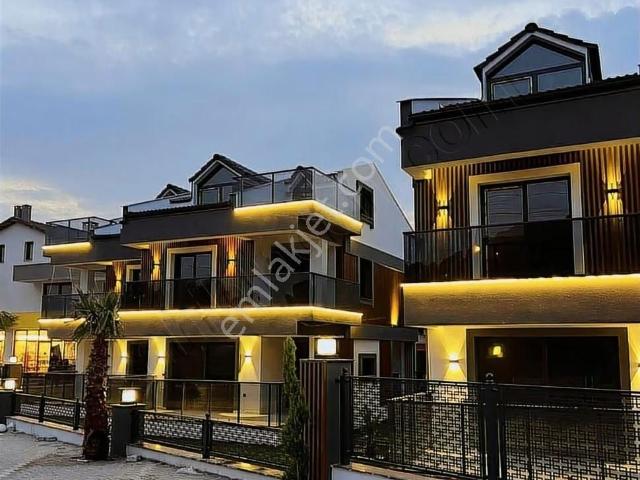 Çandarlı Da Denize 100 Adım Satılık Fırsat Villa