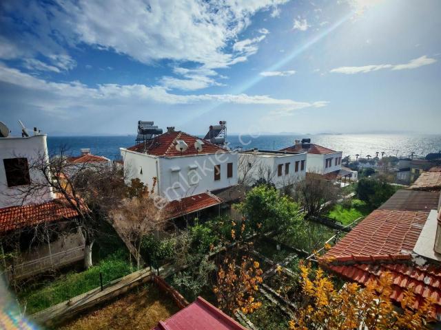 Çandarlıda Muhteşem Deniz Manzaralı 2+1 80 M2 Dubleks Villa