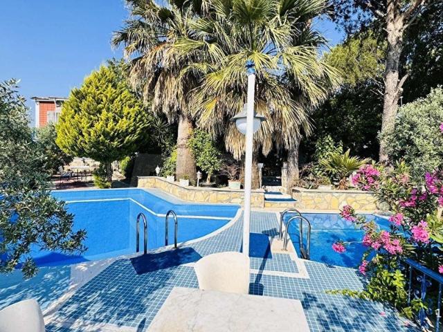 Çandarlı'da Satılık Butik Otel VE Zeytinlik BİR ARADA 13.366 m