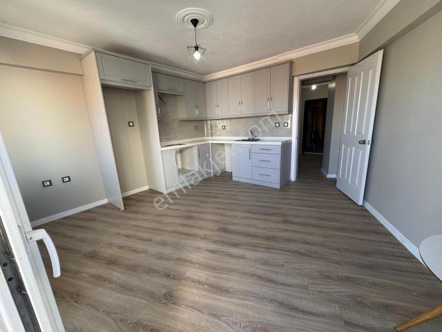 Çandarlı Denize Yürüme Mesafesinde Merkezde Ful Tadilatlı 3+1 Daire