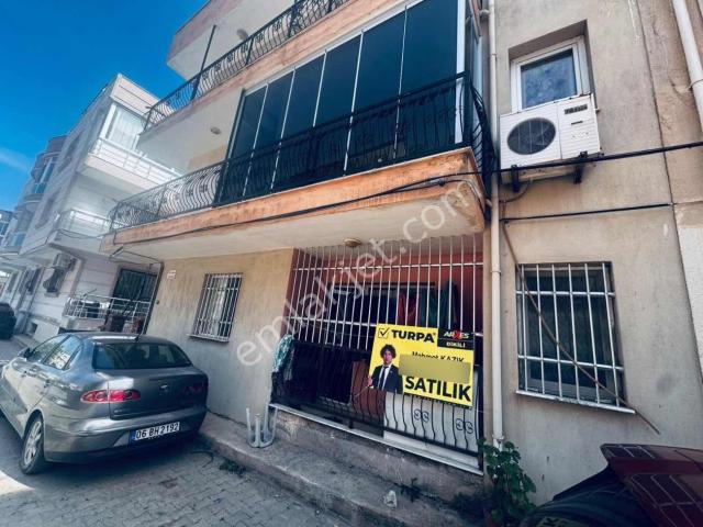 Çandarlı Merkezde 2+1 Ayrı Mutfak Satılık Daire