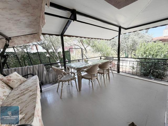 Çandarlı'nın En Güzel Konumunda Denize Yakın Satılık 3+1 Villa
