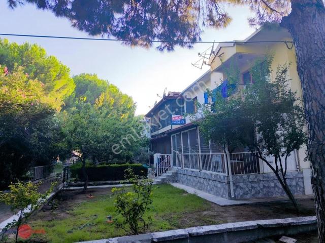 Çandarlı Tatil Köyünde 2+1 Büyük Bahçeli Daire