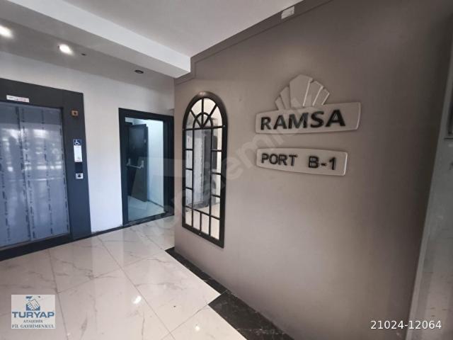 ÇANDARLI RAMSA PORT'TA HAVUZ VE DENİZ MANZARALI 1+1SATILIK DAİRE
