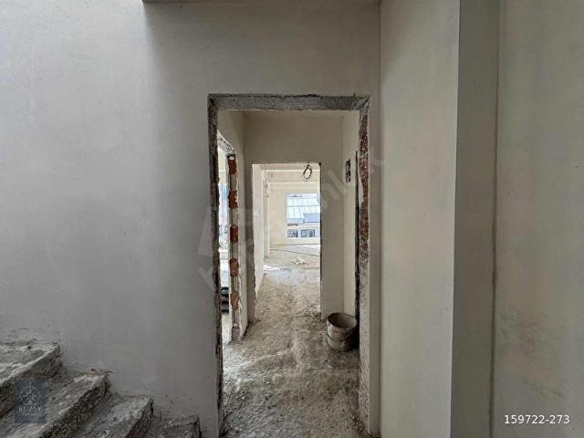 ÇANDARLI'DA ASANSÖRLÜ, TERASLI, DENİZE YAKIN SATILIK 1+1 DAİRE