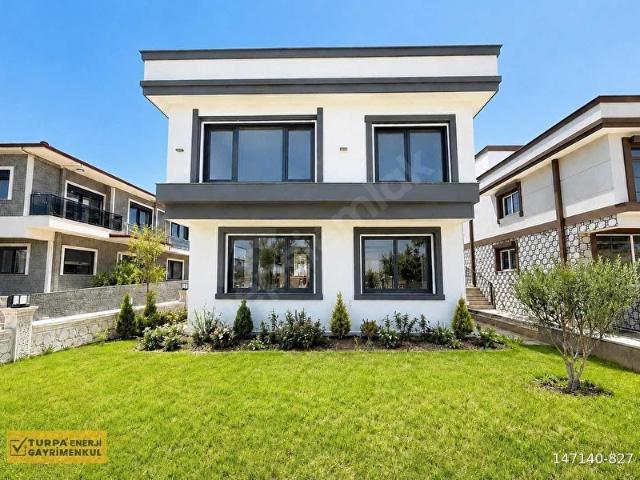 ÇANDARLI'DA BAHÇE&TERAS SEÇENEKLİ SATILIK 2+1 DAİRELER