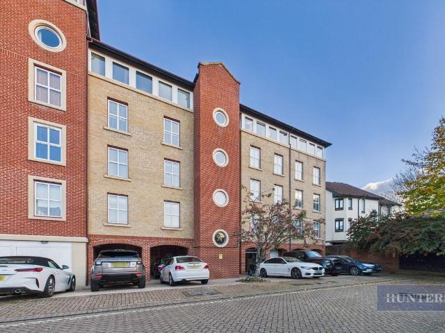 Andes Close, Southampton SO14, 2 bed flat to rent, £1,850 pcm | PrimeLocation