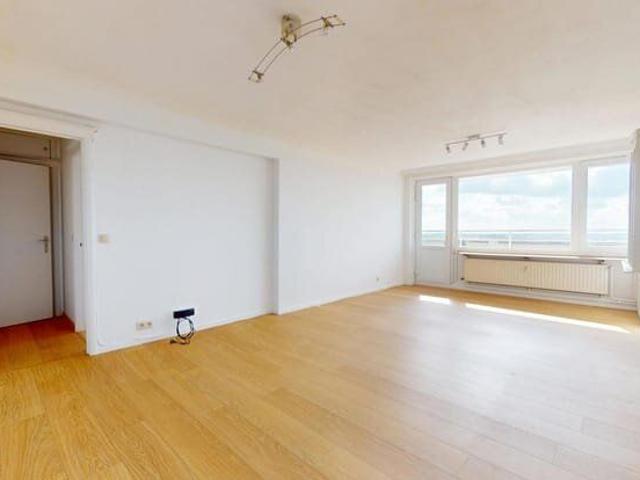 ANDERLECHT SPACIOUS 1 BEDROOM APARTMENT SOUTH WEST FACIN