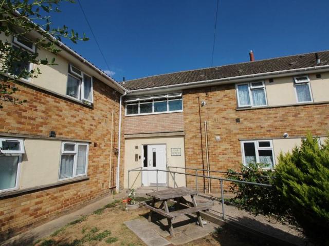 Anderson Close, King's Lynn, PE30 2 bed apartment to rent £775 pcm £179 pw