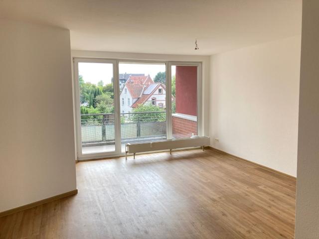 ANDERTEN | gepflegte 4 Zimmer Wohnung mit Balkon und PKW Stellplatz | EBK möglich