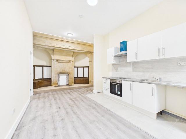 Andover Road, Newbury, Berkshire RG14, 2 bed flat to rent, £1,300 pcm | PrimeLocation