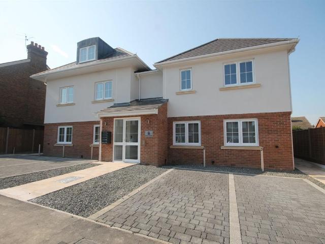 Andrews Close, Epsom KT17, 1 bed flat to rent, £1,450 pcm | PrimeLocation