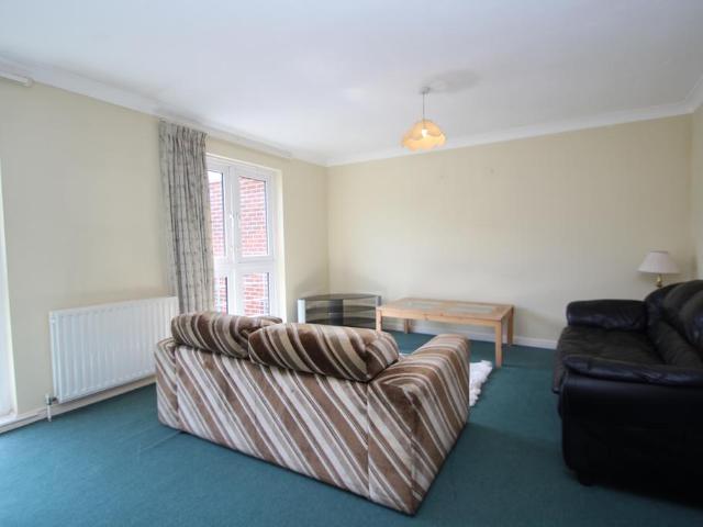 Andrew's House, Purley, CR8 2 bed apartment to rent £1,600 pcm £369 pw