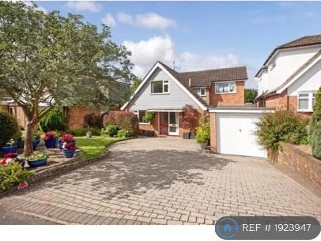 Andrews Way, Marlow Bottom, SL7 4 bed detached house to rent £2,995 pcm £691 pw