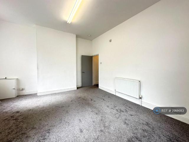 Anfield, Liverpool, L4 2 bed flat to rent £600 pcm £138 pw