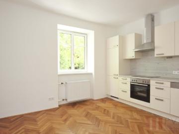 ANFRAGEN BITTE NUR PER MAIL 2,5 ZIMMERWOHNUNG ALTBAU ELISABETH VORSTADT