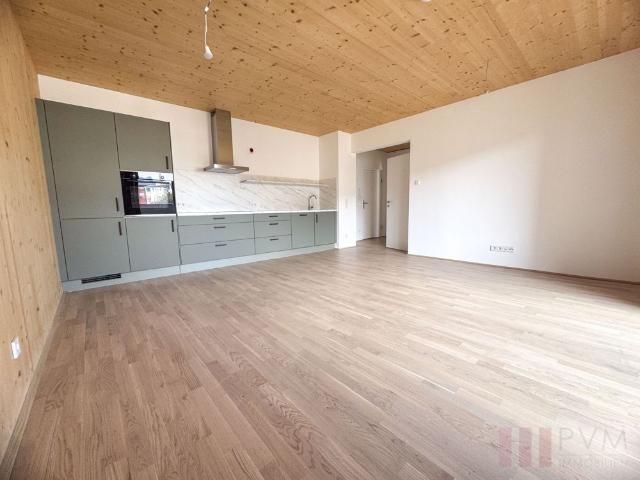 ANFRAGEN BITTE NUR PER MAIL ERSTBEZUG / ZENTRAL 2 ZIMMER MIT BALKON