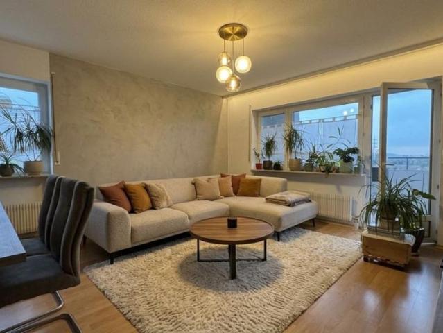Anfragen nur per eMail Ruhige und gepflegte Drei Zimmer Küche Bad Wohnung in Darmstadt Wixhausen