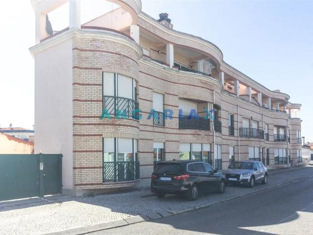 ANG1668 Apartamento T2 para Arrendamento em Marinha Grande