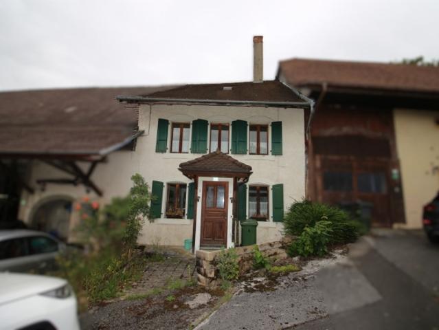 Angebautes Haus zur Renovierung