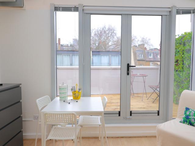 Angel Top Floor Double Studio Has an Apartment