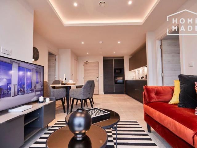 Angel Gardens, M4 2 bed flat to rent £1,850 pcm £427 pw