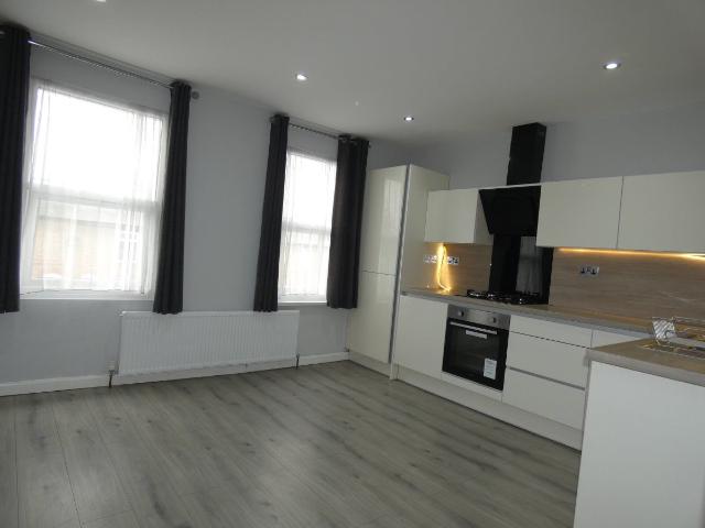 Angel Lane, Hayes UB3, 2 bed flat to rent, £1,700 pcm | PrimeLocation