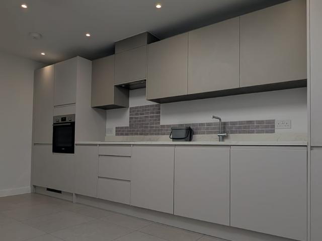 Angel Lane, Tonbridge TN9, 2 bed flat to rent, £1,750 pcm | PrimeLocation