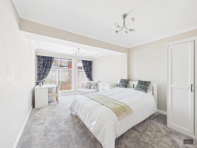 Angel Pavement, Fore Street, Exeter EX4, 3 bed flat to rent, £2,600 pcm | PrimeLocation