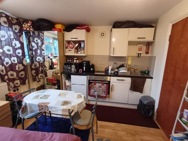 Angell Road, London SW9, Studio to rent, £1,350 pcm | PrimeLocation