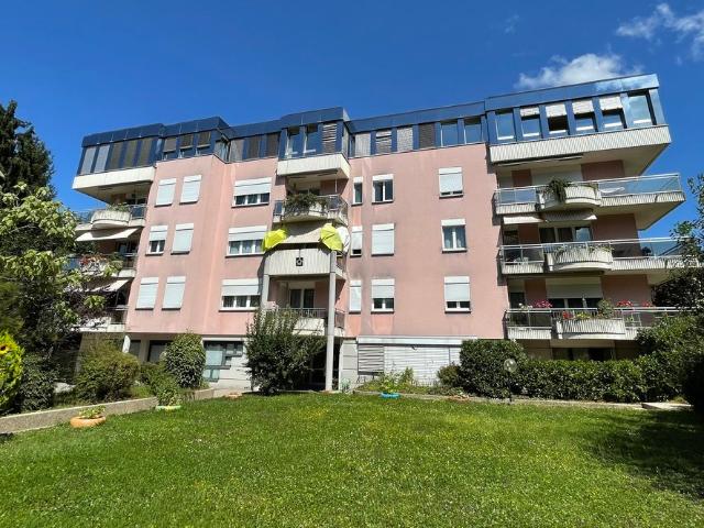 Angenehme 2,5 Zimmer Wohnung in Mont sur Lausanne