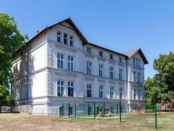 Haus zur Miete in 2261