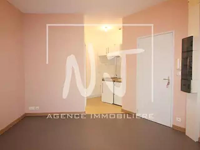 Angers 49000 Location appartement 1 pièce t1 au dernier étage