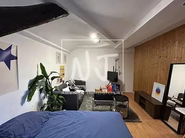 Angers 49000 Location appartement 1 pièce t1 au dernier étage