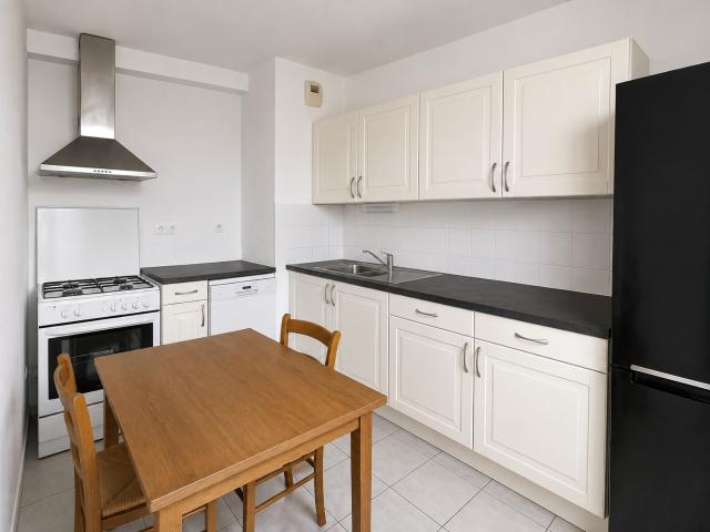 ANGERS BELLE BEILLE APPARTEMENT T4, BALCON, GARAGE et PARKING