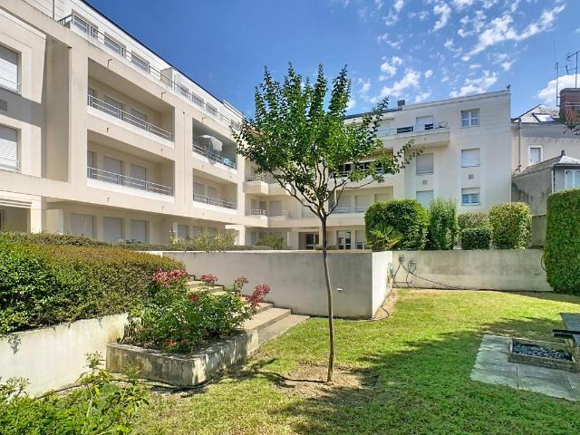 ANGERS GARE.LAFAYETTE: Type 4, dernier, balcon, garage, cav